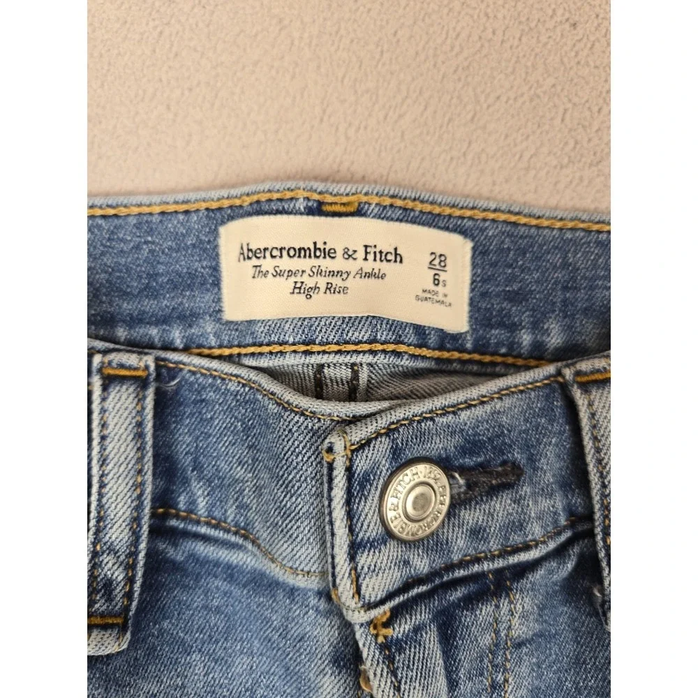 Abercrombie & Fitch Women's Super Skinny Ankle Jeans – High‎ Rise – Size 28 (6S)